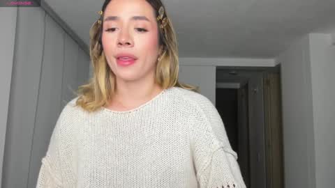 Snapshot of sweetann08 chatting on 01-19-25, 12:38 Camila online show from 01-19-25, 12:38