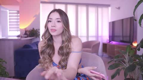 Snapshot of sweetann08 chatting on 10-16-25, 06:31 Camila online show from 10-16-25, 06:31