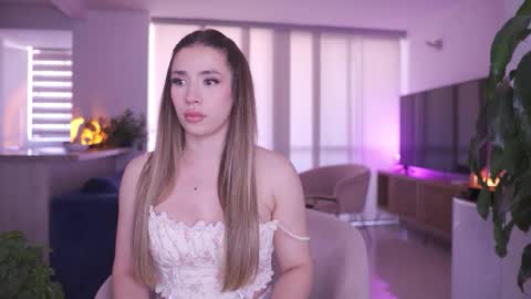 Snapshot of sweetann08 chatting on 10-25-25, 03:51 Camila online show from 10-25-25, 03:51