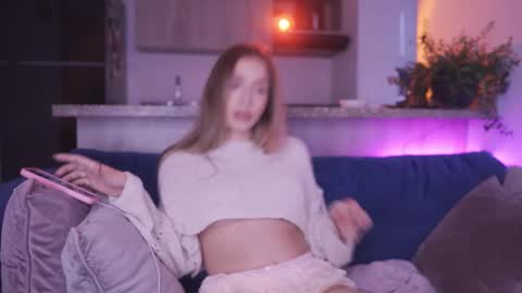 Snapshot of sweetann08 chatting on 11-05-25, 08:42 Camila online show from 11-05-25, 08:42