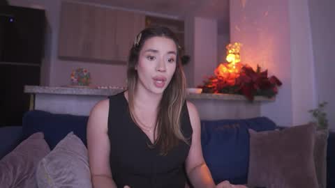 Snapshot of sweetann08 chatting on 11-27-25, 10:34 Camila online show from 11-27-25, 10:34