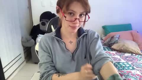 SweetAura0 0  online show from 02-28-26, 05:14