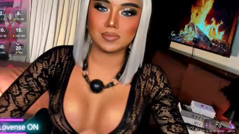 Snapshot of sweetbella118 chatting on 11-17-25, 05:24 bella online show from 11-17-25, 05:24