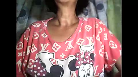 Snapshot of sweetbella24 chatting on 10-18-25, 01:34 im anne online show from 10-18-25, 01:34