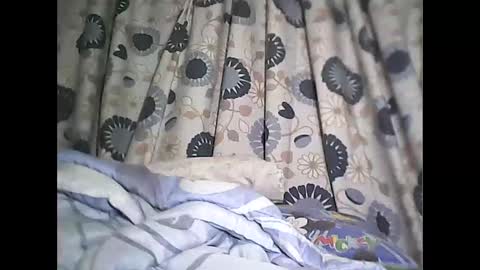 Snapshot of sweetbella24 chatting on 10-20-25, 11:32 im anne online show from 10-20-25, 11:32