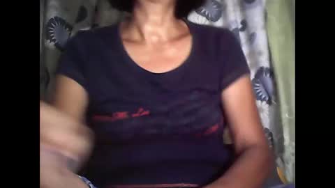 Snapshot of sweetbella24 chatting on 11-07-25, 01:33 im anne online show from 11-07-25, 01:33