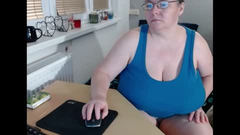 Sweetboobs85h online show from 02-19-25, 06:10