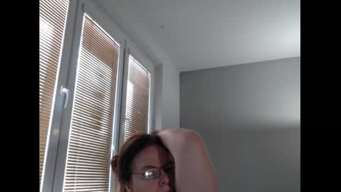 Snapshot of sweetboobs85h chatting on 03-27-26, 08:26 Sweetboobs85h online show from 03-27-26, 08:26