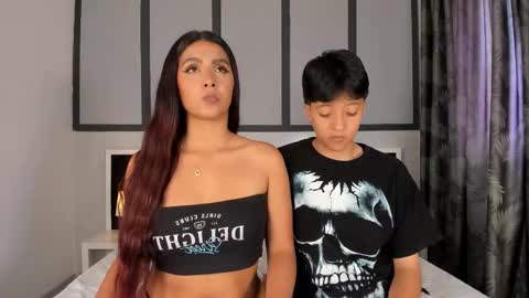 Eva Short hair girl  - Victoria Long red hair online show from 10-30-25, 05:35