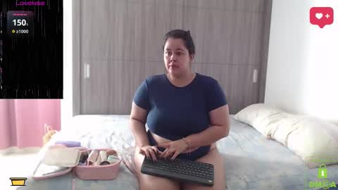 Snapshot of sweetdesires_ chatting on 01-19-26, 02:21 online show from 01-19-26, 02:21