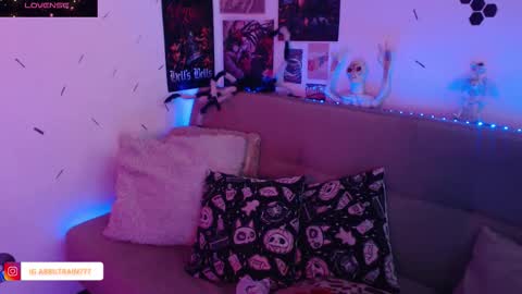 Abril online show from 10-24-25, 03:30