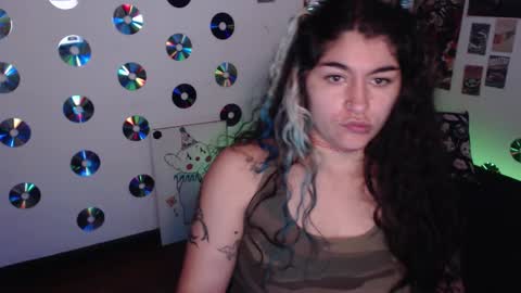 Abril online show from 11-14-25, 03:22