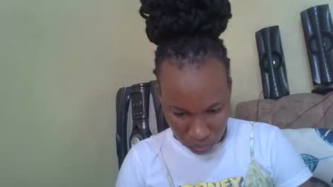 sweetdiva2012 online show from 10-26-25, 05:24