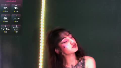 Snapshot of sweetentacion chatting on 10-14-25, 10:43 carolayn online show from 10-14-25, 10:43