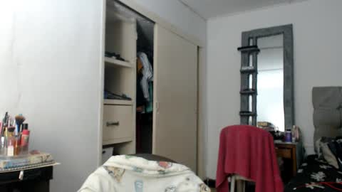 Snapshot of sweetfantasyven chatting on 10-18-25, 01:08 SWEETFANTASYVEN online show from 10-18-25, 01:08