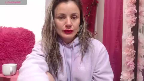 Snapshot of sweetfantasyy69 chatting on 03-08-25, 11:37 sweef online show from 03-08-25, 11:37