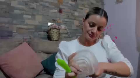 Snapshot of sweetfantasyy69 chatting on 09-24-25, 09:18 sweef online show from 09-24-25, 09:18