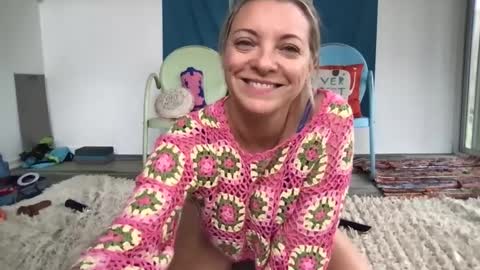 sweetgapeach1 online show from 10-09-25, 04:05