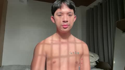 Snapshot of sweetguy102103 chatting on 11-03-25, 11:26 khrayan online show from 11-03-25, 11:26