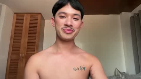 Snapshot of sweetguy102103 chatting on 11-06-25, 03:07 khrayan online show from 11-06-25, 03:07