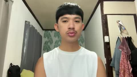 Snapshot of sweetguy102103 chatting on 01-13-26, 12:16 khrayan online show from 01-13-26, 12:16