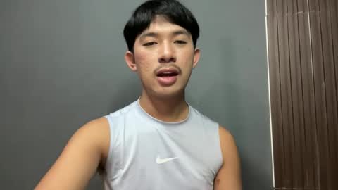 Snapshot of sweetguy102103 chatting on 02-02-26, 04:17 khrayan online show from 02-02-26, 04:17