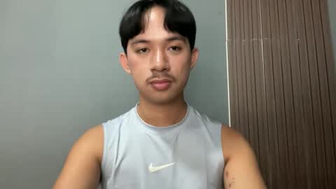 Snapshot of sweetguy102103 chatting on 02-03-26, 02:53 khrayan online show from 02-03-26, 02:53