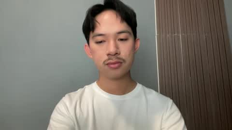 Snapshot of sweetguy102103 chatting on 02-04-26, 12:38 khrayan online show from 02-04-26, 12:38