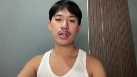 Snapshot of sweetguy102103 chatting on 02-07-26, 04:38 khrayan online show from 02-07-26, 04:38