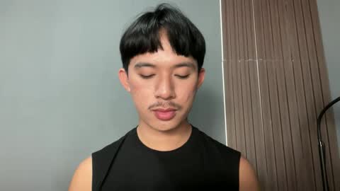 Snapshot of sweetguy102103 chatting on 02-11-26, 07:02 khrayan online show from 02-11-26, 07:02