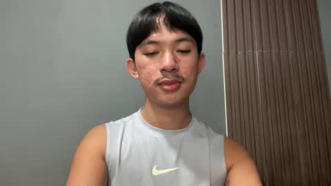 Snapshot of sweetguy102103 chatting on 02-16-26, 07:59 khrayan online show from 02-16-26, 07:59