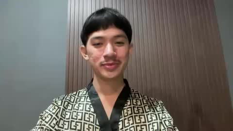 Snapshot of sweetguy102103 chatting on 03-01-26, 02:08 khrayan online show from 03-01-26, 02:08