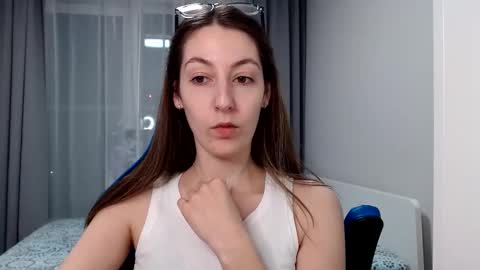 Snapshot of sweetheart_77 chatting on 01-29-25, 12:22 Emma online show from 01-29-25, 12:22