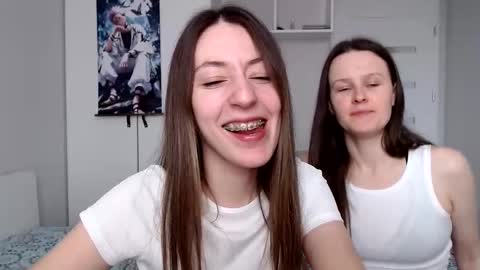 Snapshot of sweetheart_77 chatting on 03-11-25, 10:18 Emma online show from 03-11-25, 10:18