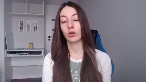 Emma  online show from 02-05-26, 09:25