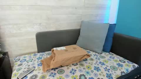 sweetheartmia online show from 12-17-24, 08:01