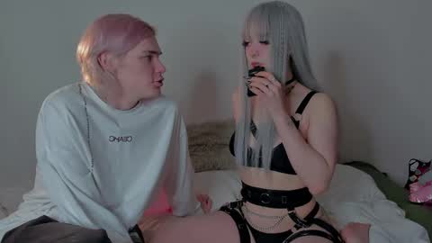 Snapshot of sweethearts_friends chatting on 02-23-26, 09:12 sweethearts_friends online show from 02-23-26, 09:12