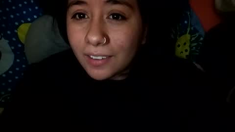 Snapshot of sweetie__annie chatting on 10-08-25, 06:33 Ana Mara i cant Make noise My family is here online show from 10-08-25, 06:33