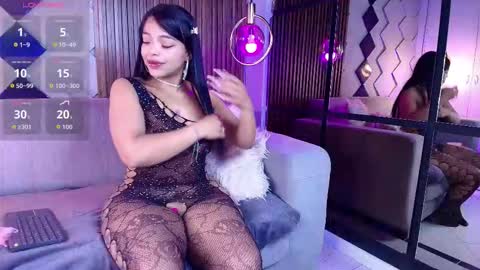 Snapshot of sweetie_foxxxx chatting on 11-14-25, 11:09 violeta online show from 11-14-25, 11:09