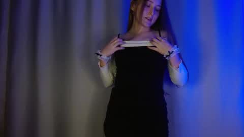 Snapshot of sweetie_lover chatting on 10-31-25, 08:32 Annie online show from 10-31-25, 08:32
