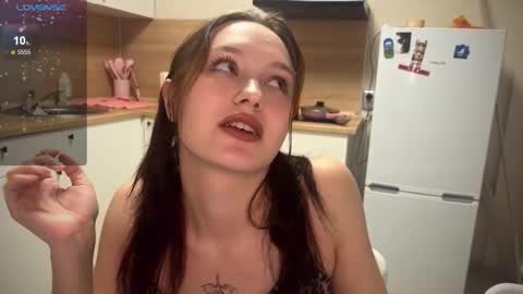 Eva and Lisa online show from 09-08-25, 03:11