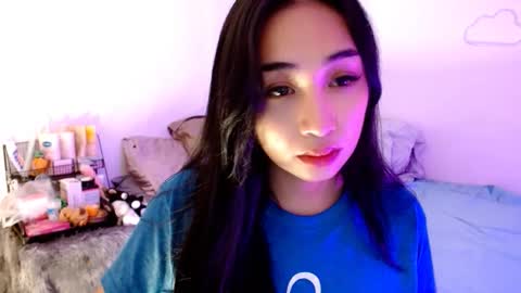 Snapshot of sweetlilly_18 chatting on 11-02-25, 02:14 Lilly online show from 11-02-25, 02:14