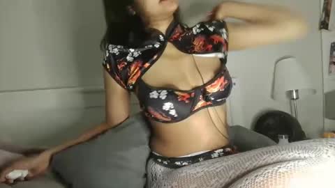 Lily online show from 11-30-25, 01:15