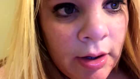 Snapshot of sweetlisa92 chatting on 01-04-25, 01:21 Lisa online show from 01-04-25, 01:21