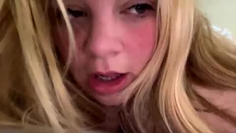 Snapshot of sweetlisa92 chatting on 02-21-25, 02:06 Lisa online show from 02-21-25, 02:06