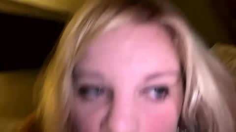 Snapshot of sweetlisa92 chatting on 10-20-25, 03:56 Lisa online show from 10-20-25, 03:56