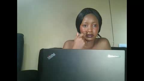 sweetmama06 online show from 10-29-25, 12:18