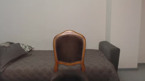 Snapshot of sweetmiaa chatting on 12-14-24, 04:42 Mia online show from 12-14-24, 04:42