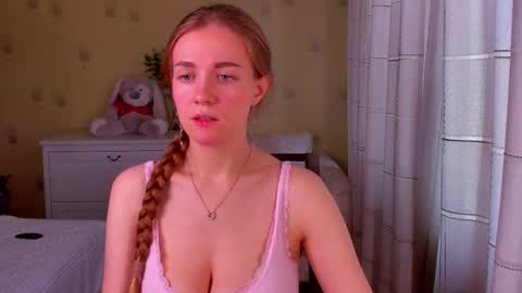 Snapshot of sweetmilkis chatting on 10-21-25, 08:59 Swetmilkis online show from 10-21-25, 08:59