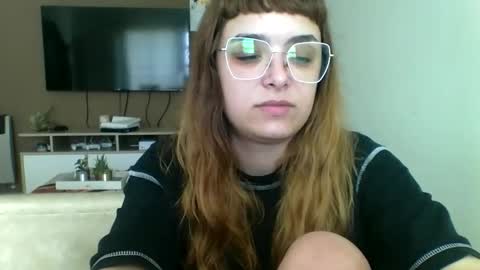 Snapshot of sweetmoonns2 chatting on 10-15-25, 06:08 sweetmoonns2 online show from 10-15-25, 06:08